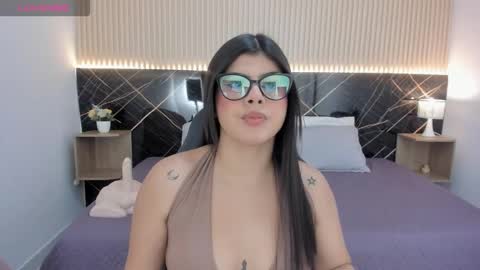 Snapshot of selena_diaz_ chatting on 02.11.26 Selena online show from 02.11.26