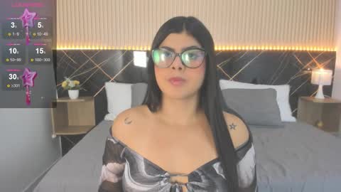 Snapshot of selena_diaz_ chatting on 02.19.26 Selena online show from 02.19.26