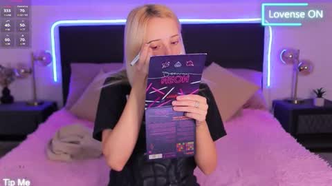 Selena Lily online show from 09.19.25