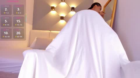 Selena online show from 11.21.25