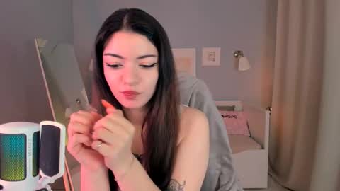 Snapshot of selena_wow_ chatting on 10.14.25 Selena  Follow Me online show from 10.14.25