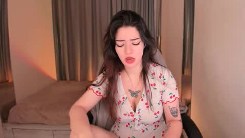 Snapshot of selena_wow_ chatting on 10.16.25 Selena  Follow Me online show from 10.16.25