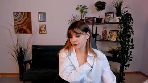 Selena ntmy online show from 02.28.25