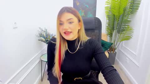 selenaemoore online show from 09.13.25