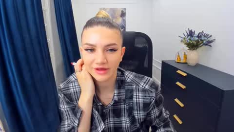 selenaemoore online show from 02.21.26