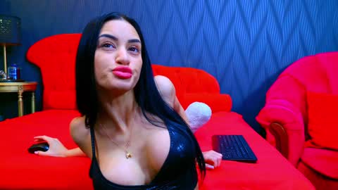 Selena Noir online show from 02.04.25