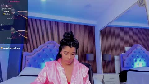 selenastonne online show from 10.01.25