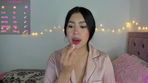 Snapshot of selene_e chatting on 02.05.26 Karol. online show from 02.05.26