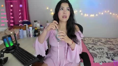 Snapshot of selene_e chatting on 02.18.26 Karol. online show from 02.18.26