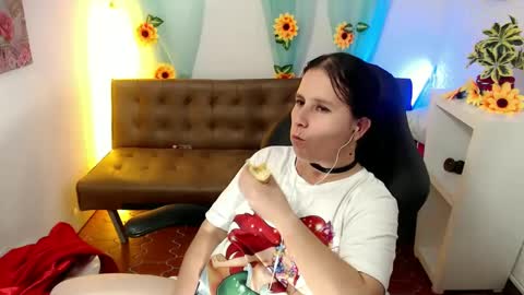 Snapshot of selene_mom chatting on 02.24.25 selene online show from 02.24.25