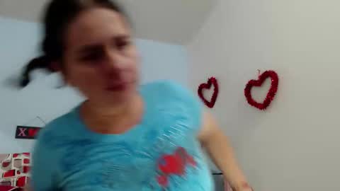 Snapshot of selene_mom chatting on 10.13.25 selene online show from 10.13.25