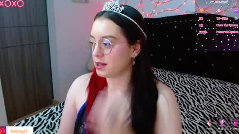 Snapshot of seleneg chatting on 09.27.25 Selene G online show from 09.27.25