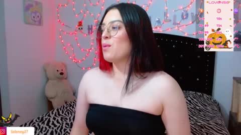 Snapshot of seleneg chatting on 10.24.25 Selene G online show from 10.24.25