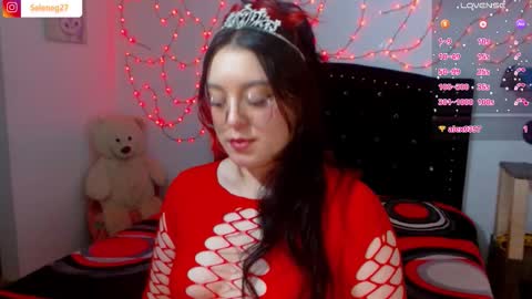 Snapshot of seleneg chatting on 11.07.25 Selene G online show from 11.07.25