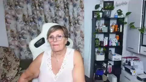 Snapshot of selenna57 chatting on 12.17.24 Selenna online show from 12.17.24