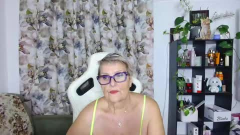 Snapshot of selenna57 chatting on 01.22.25 Selenna online show from 01.22.25