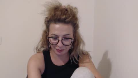 Selenna online show from 10.10.25