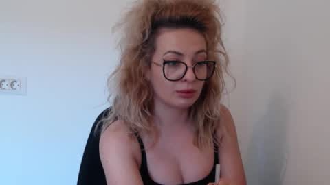 Selenna online show from 10.30.25