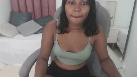 Snapshot of selenne_carter chatting on 02.19.26 selenne carter online show from 02.19.26