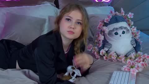 SelinSwarovski online show from 01.28.25