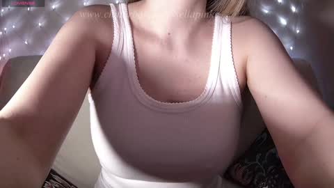 Snapshot of sellapink chatting on 01.27.25 My name is Sella and im Bisexual online show from 01.27.25