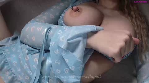Snapshot of sellapink chatting on 02.05.25 My name is Sella and im Bisexual online show from 02.05.25