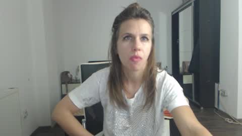 Snapshot of sellena_angels chatting on 01.19.25 sellena_angels online show from 01.19.25