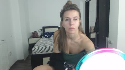 Snapshot of sellena_angels chatting on 01.27.25 sellena_angels online show from 01.27.25