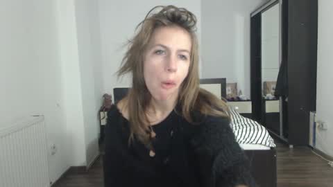 Snapshot of sellena_angels chatting on 01.28.25 sellena_angels online show from 01.28.25