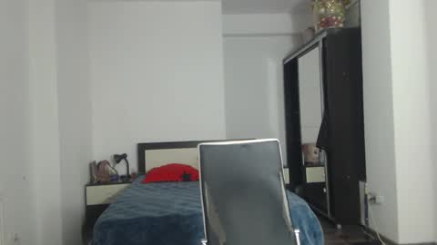 Snapshot of sellena_angels chatting on 02.15.25 sellena_angels online show from 02.15.25