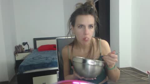 Snapshot of sellena_angels chatting on 02.17.25 sellena_angels online show from 02.17.25