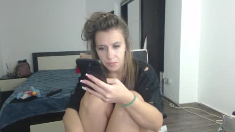 Snapshot of sellena_angels chatting on 02.22.25 sellena_angels online show from 02.22.25