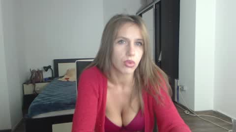 Snapshot of sellena_angels chatting on 02.24.25 sellena_angels online show from 02.24.25