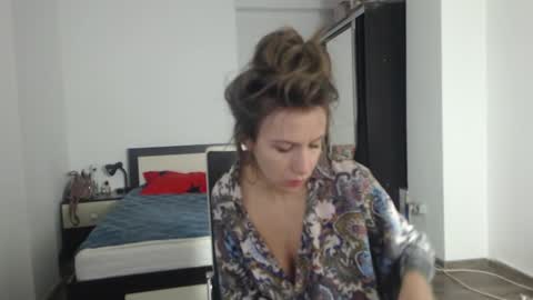 Snapshot of sellena_angels chatting on 02.28.25 sellena_angels online show from 02.28.25