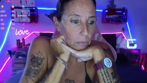 Snapshot of selvaggia_del_caribe chatting on 12.28.24 Selvaggia Del Caribe online show from 12.28.24