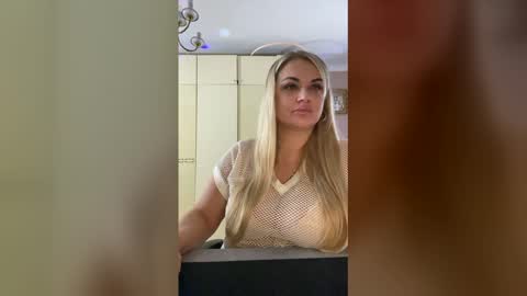 Snapshot of selviana chatting on 11.28.25 Alina online show from 11.28.25