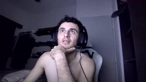 Snapshot of senitzzu chatting on 01.21.25 PAJACONTROL online show from 01.21.25