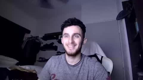 Snapshot of senitzzu chatting on 02.05.25 PAJACONTROL online show from 02.05.25