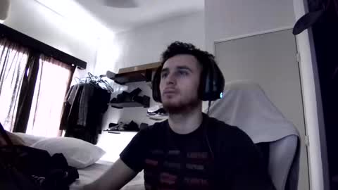 Snapshot of senitzzu chatting on 02.08.25 PAJACONTROL online show from 02.08.25