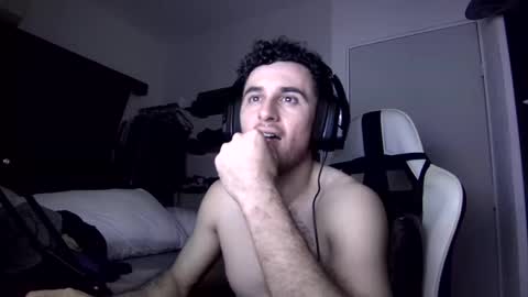 Snapshot of senitzzu chatting on 02.22.25 PAJACONTROL online show from 02.22.25