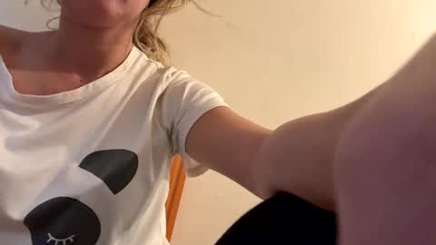 Snapshot of sennya_hayes chatting on 09.29.25 Sennya online show from 09.29.25