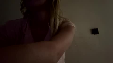 Snapshot of sennya_hayes chatting on 10.05.25 Sennya online show from 10.05.25