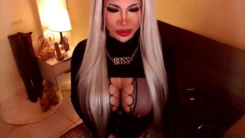 unstappable queen kate online show from 12.31.24