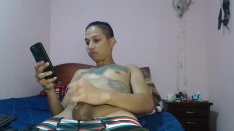 Snapshot of senshiboy666 chatting on 01.16.25 Your Boys online show from 01.16.25