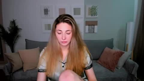 sensitiveheartt online show from 04.11.26