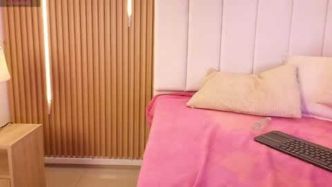 Sensual Kim77 online show from 04.06.26