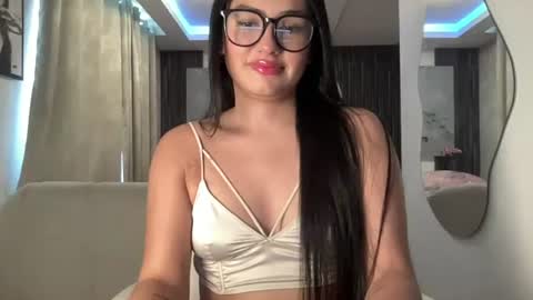 Snapshot of sensual_little_angel chatting on 08.01.26 Nataly online show from 08.01.26