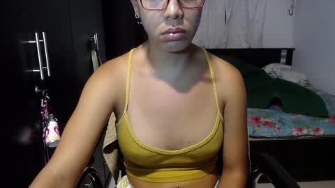 Snapshot of sensual_natalie chatting on 01.04.25 sensual_natalie online show from 01.04.25