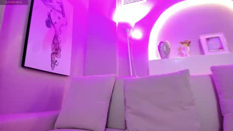 Snapshot of sensual_shanel chatting on 06.17.26 sensual_shanel online show from 06.17.26