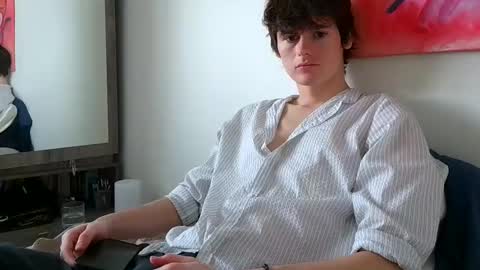 Snapshot of sensualalien chatting on 02.17.25 Cam online show from 02.17.25